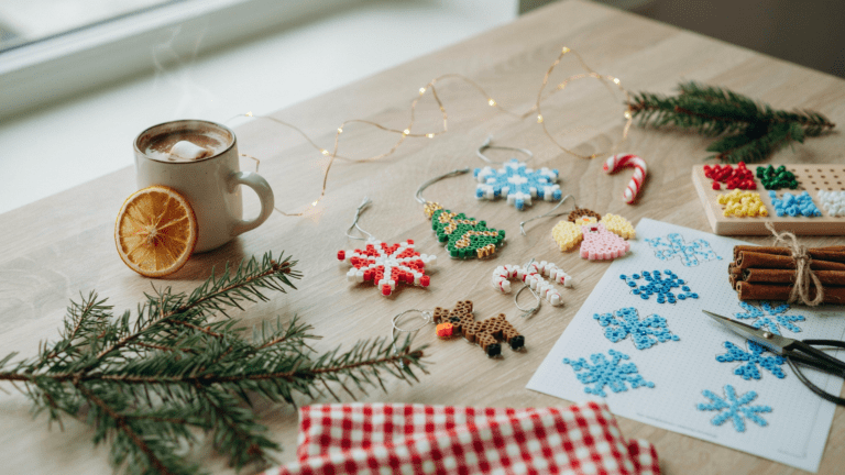 14 Weihnachtsbaumdeko aus Bügelperlen Ideen für Kinder